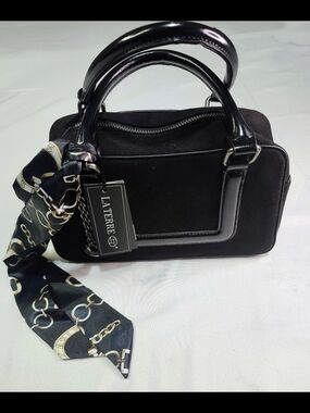 La Terre Handbag